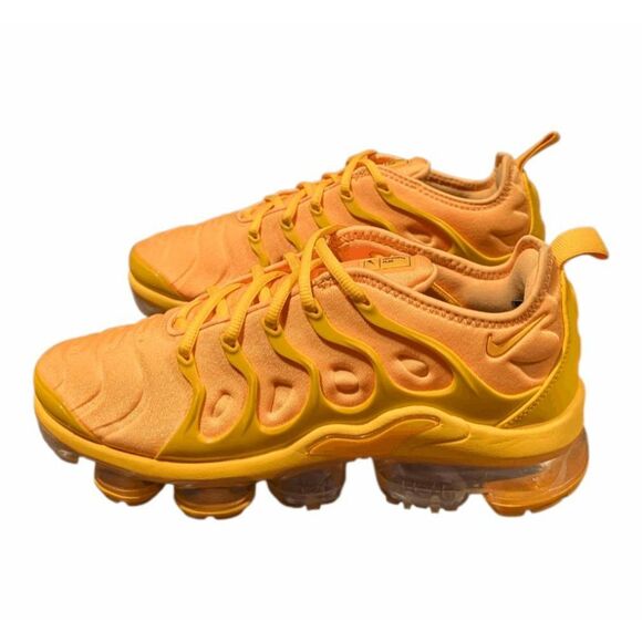 NWOB NIKE Air VaporMax Plus 'Orange' Running Shoes Size 7.5 - Picture 3 of 10